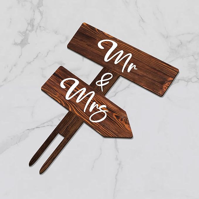 Rustic Mr & Mrs Cake Topper in Wood Cake Decoration for Wedding & Engagement