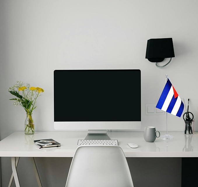 Cuba Desk Flag, Cuban Table Office Flag with Metal Pole and Stand Base, International Country Flags, Festival Event Celebration, Classroom Meeting Desktop Decor (Cuba)