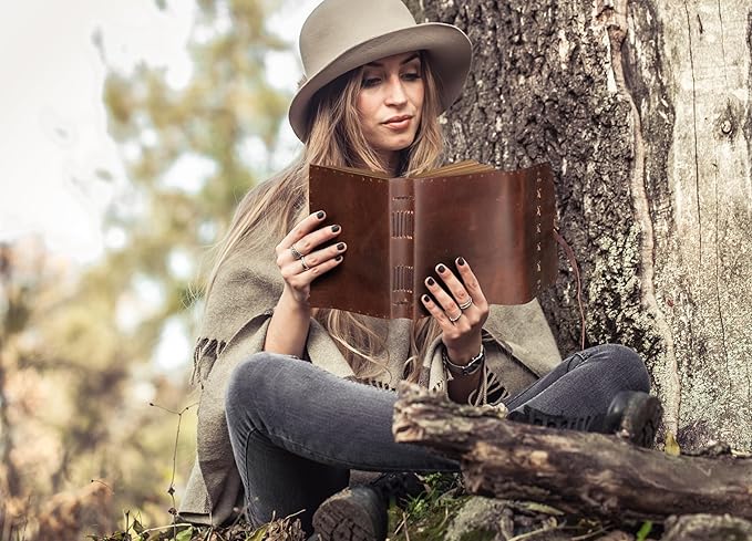 Leather Journal Notebook for Men & Women Daily Vintage Leather Bound Journal Travel Notebook 290 Lined Paper Diary Writing Journal Travelers Scrapbook Poetry Sketchbook Leather Gifts with Pen Holder